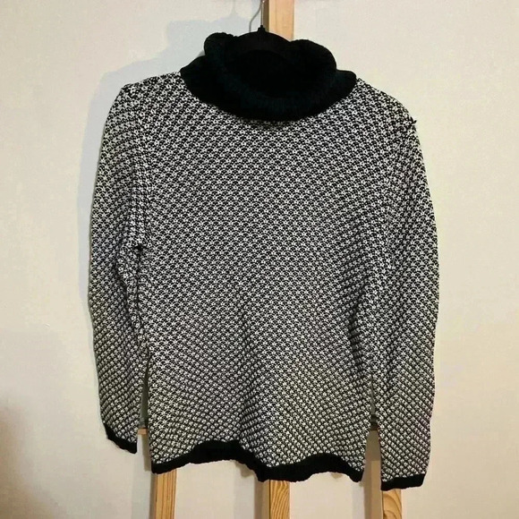 Karen Scott turtleneck sweater size medium - Picture 1 of 9